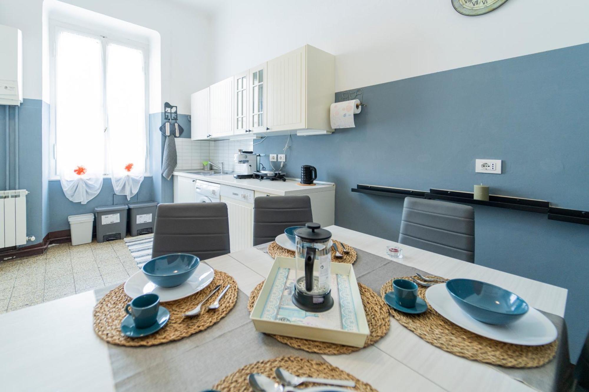Casa Marina: A Due Passi Dal Mare Apartment Levanto Bagian luar foto